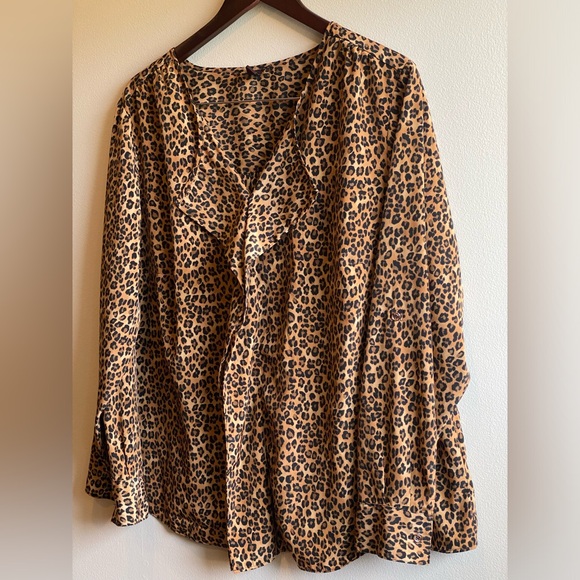 Dana Buchman Long Sleeve Leopard Print Animal Print Blouse Size 1X - Picture 7 of 7